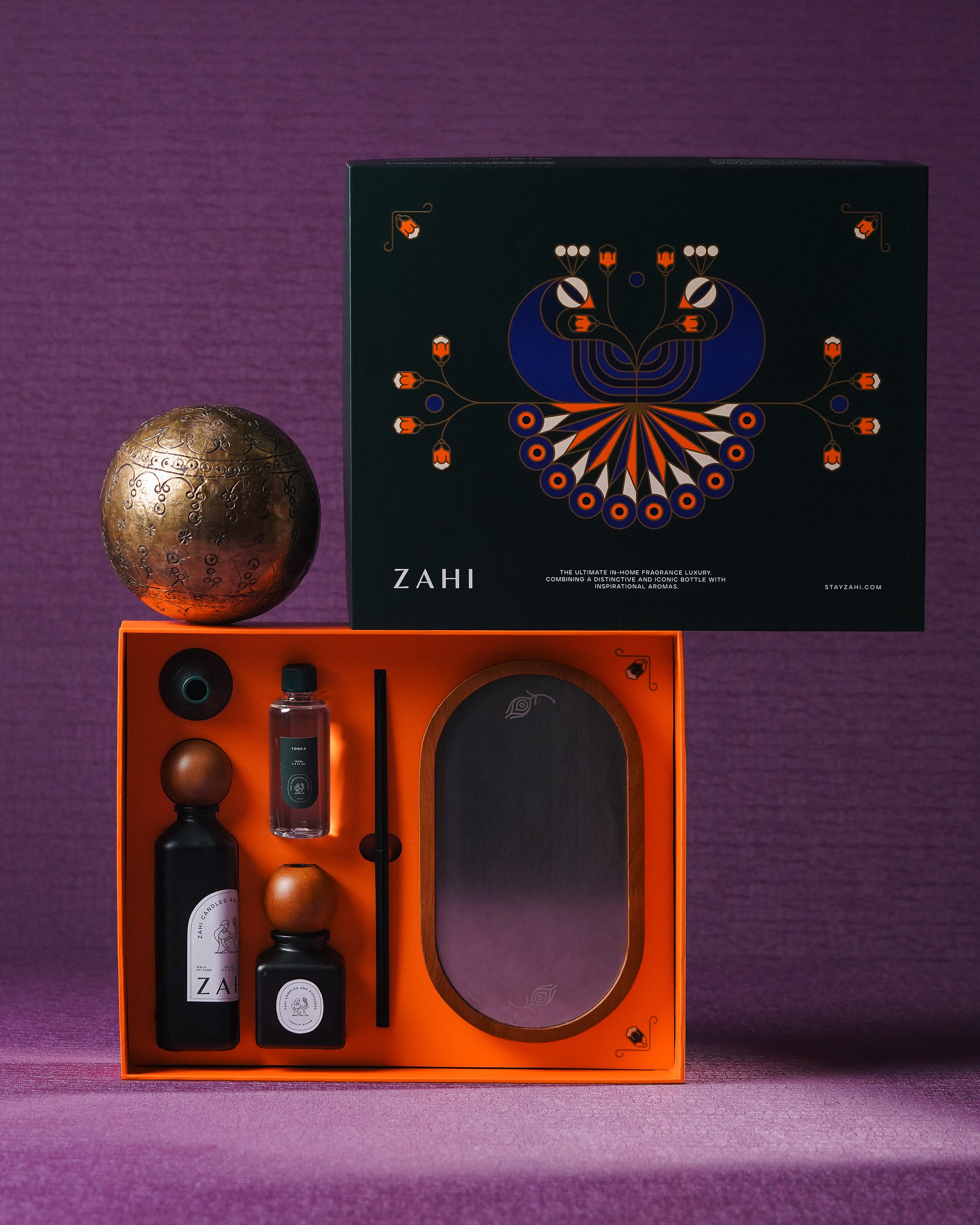 SIGNATURE GIFT BOX